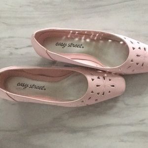 Also selling these shoes